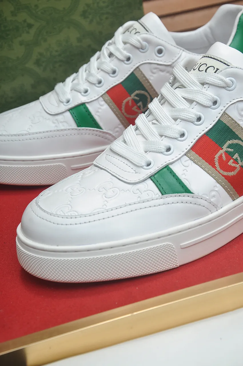 Men's shoes 💰480💶【GUCCI】1:1 men's sports shoes from the official website are now on the market. They are made of original silk cowhide + first-layer sheepskin lining, plus the original 1:1 comfortable outsole from the official website. Fashionable and versatile, super comfortable and breathable! Available in 2 colors: black, standard shoe size 38/45 (custom-made size 45 is non-refundable)